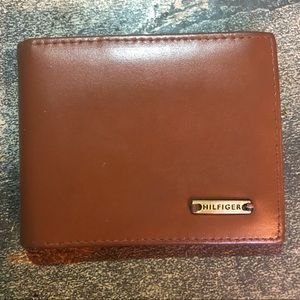 Tommy Hilfiger Brown Leather Bifold Wallet RFID